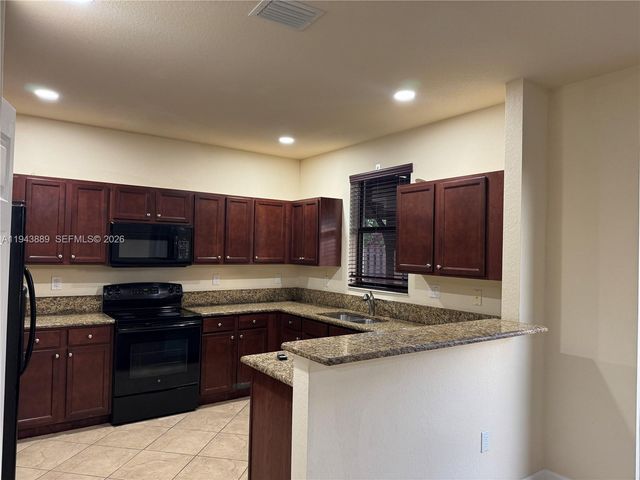 9132 SW 227th Ln, Cutler Bay, FL 33190