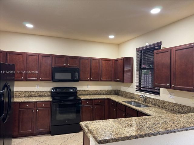 9132 SW 227th Ln, Cutler Bay, FL 33190