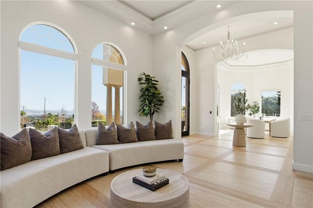 2499 Sierra, Upland, CA 91784