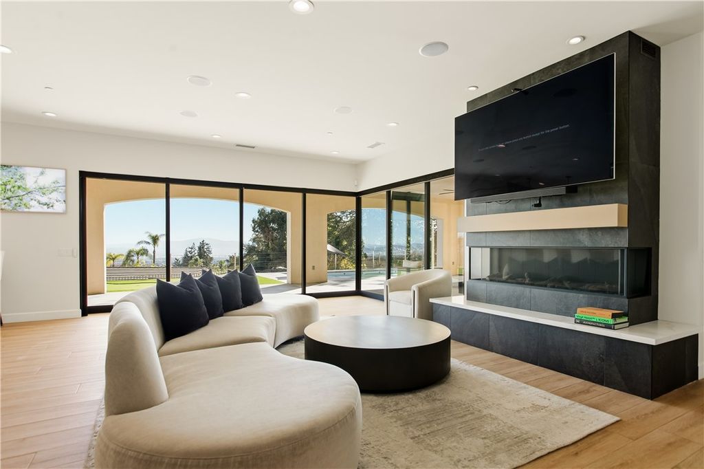 Image 12 of property listing at 2499 Sierra, Upland, CA 91784