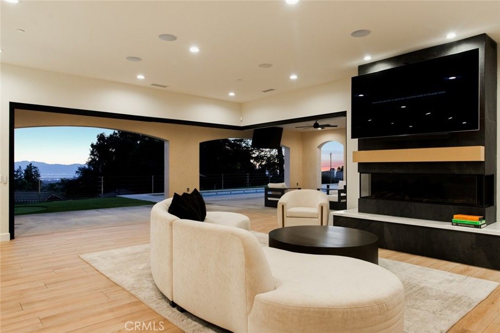 Image 15 of property listing at 2499 Sierra, Upland, CA 91784