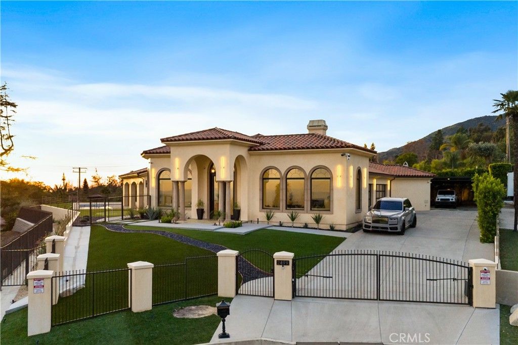 Image 2 of property listing at 2499 Sierra, Upland, CA 91784