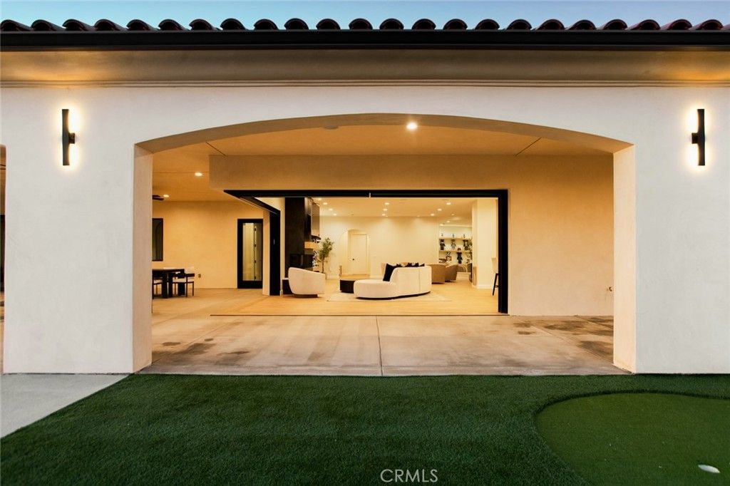 Image 38 of property listing at 2499 Sierra, Upland, CA 91784