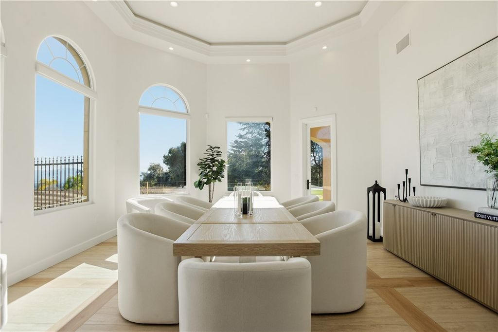 Image 7 of property listing at 2499 Sierra, Upland, CA 91784