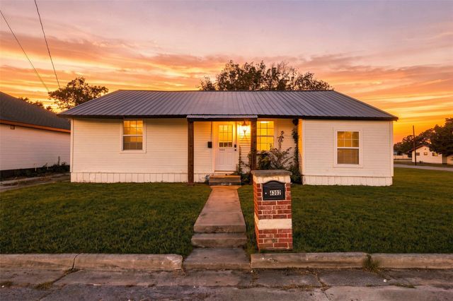 4302 Roberts Street, Greenville, TX 75401