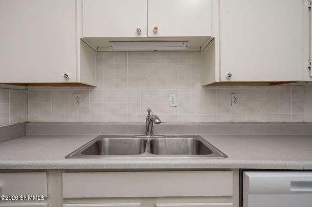 2030 Chilton Drive, Las Cruces, NM 88001