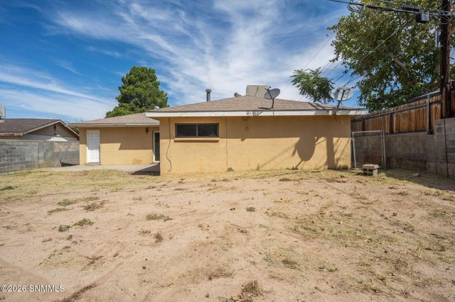 2030 Chilton Drive, Las Cruces, NM 88001
