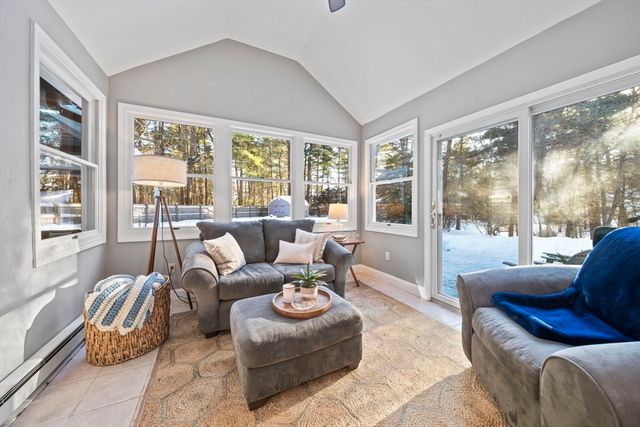 9 Mast Hill, Hingham, MA 02043