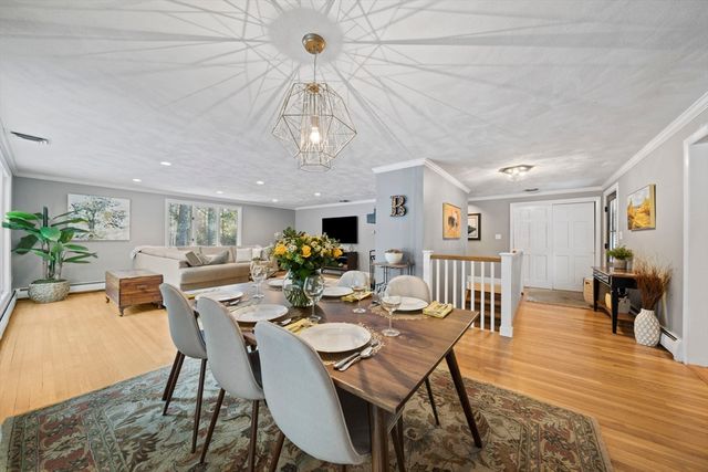 9 Mast Hill, Hingham, MA 02043