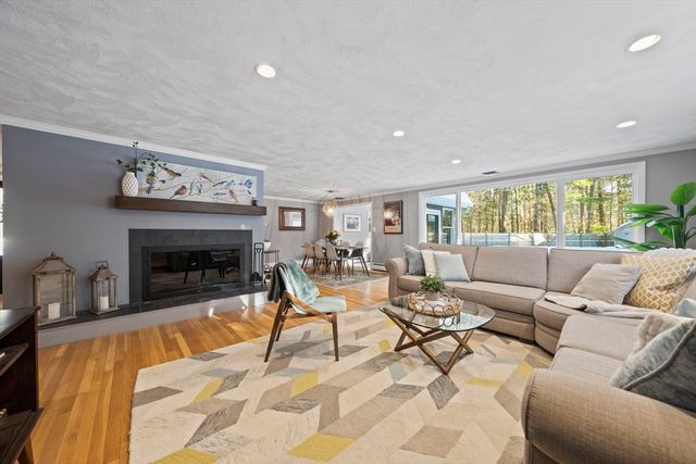 9 Mast Hill, Hingham, MA 02043