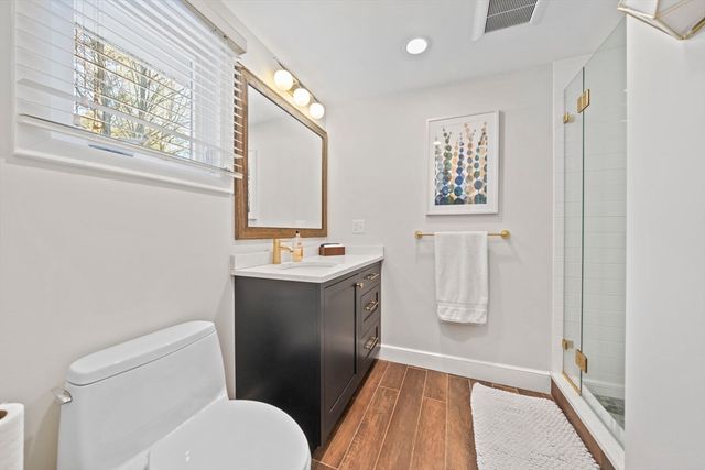 9 Mast Hill, Hingham, MA 02043