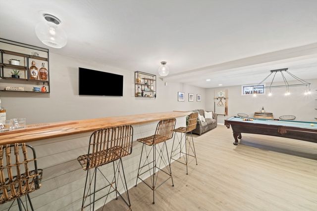 9 Mast Hill, Hingham, MA 02043