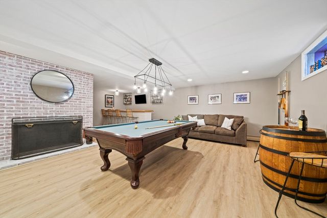 9 Mast Hill, Hingham, MA 02043