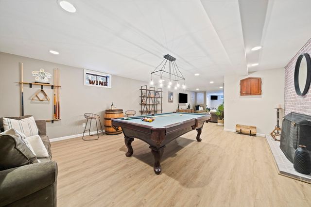 9 Mast Hill, Hingham, MA 02043