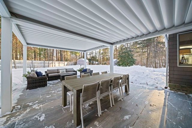 9 Mast Hill, Hingham, MA 02043