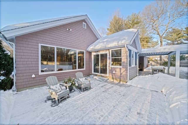 9 Mast Hill, Hingham, MA 02043