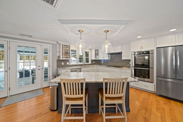 9 Mast Hill, Hingham, MA 02043