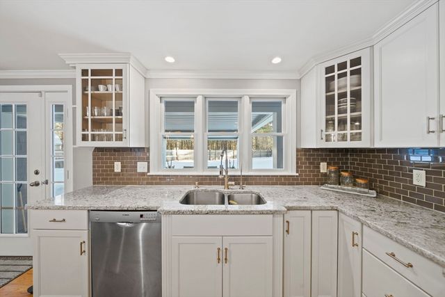 9 Mast Hill, Hingham, MA 02043