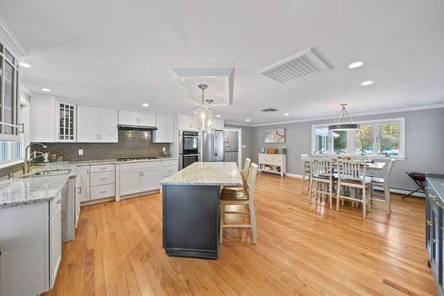 9 Mast Hill, Hingham, MA 02043