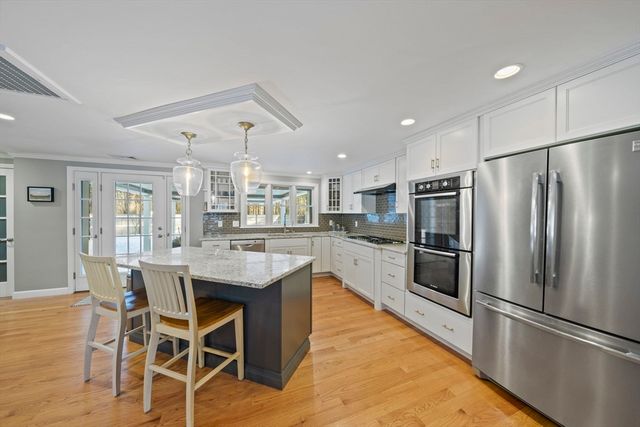 9 Mast Hill, Hingham, MA 02043