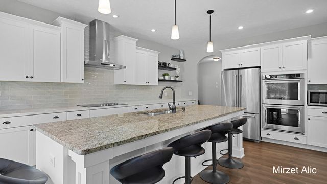 5220 Canyon River Drive NE, Ada, MI 49301