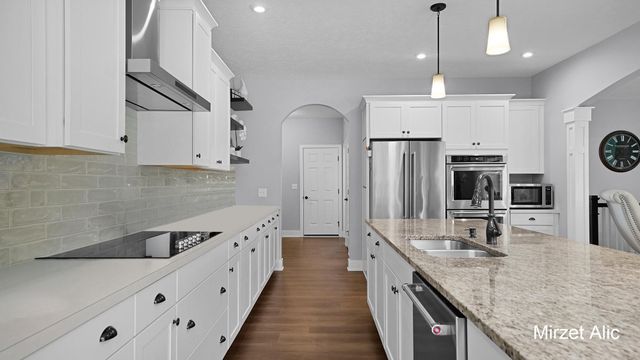 5220 Canyon River Drive NE, Ada, MI 49301