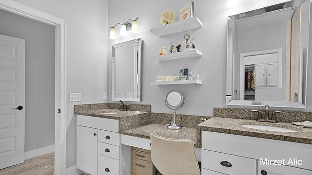 5220 Canyon River Drive NE, Ada, MI 49301
