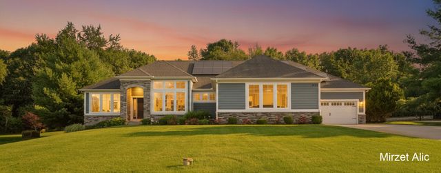 5220 Canyon River Drive NE, Ada, MI 49301