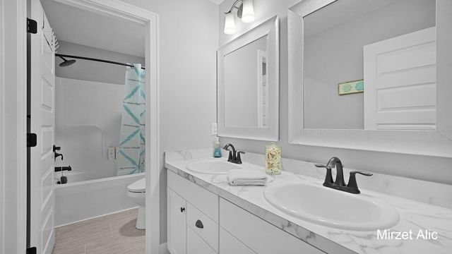 5220 Canyon River Drive NE, Ada, MI 49301