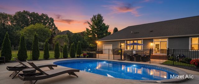 5220 Canyon River Drive NE, Ada, MI 49301