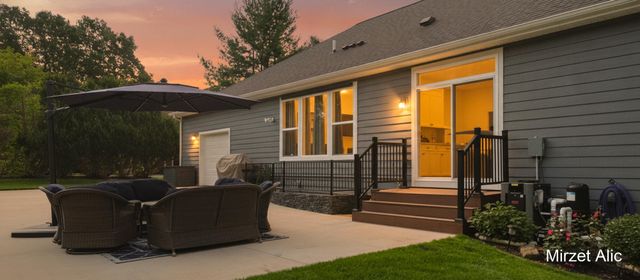 5220 Canyon River Drive NE, Ada, MI 49301