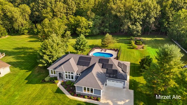 5220 Canyon River Drive NE, Ada, MI 49301