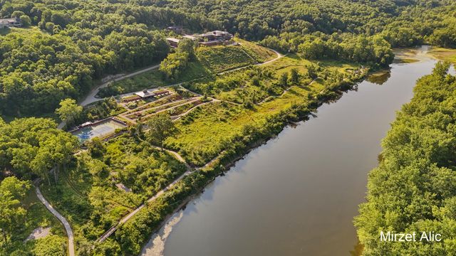 5220 Canyon River Drive NE, Ada, MI 49301