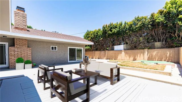 5449 E Fairbrook, Long Beach, CA 90815