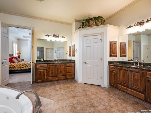 14402 Contour Place, Helotes, TX 78023