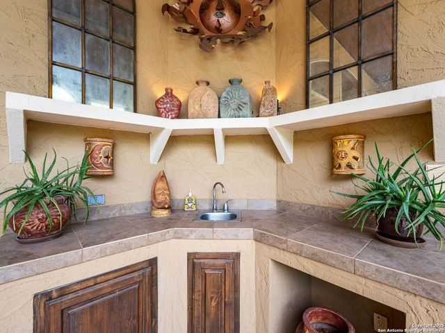 14402 Contour Place, Helotes, TX 78023