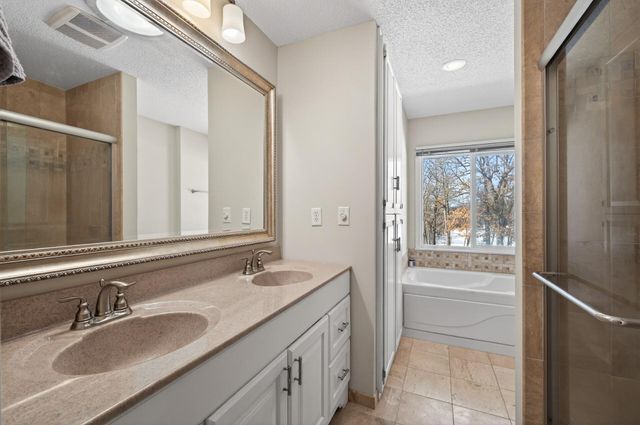 16780 Jeffrey Avenue N, Hugo, MN 55038