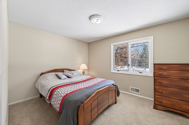 16780 Jeffrey Avenue N, Hugo, MN 55038