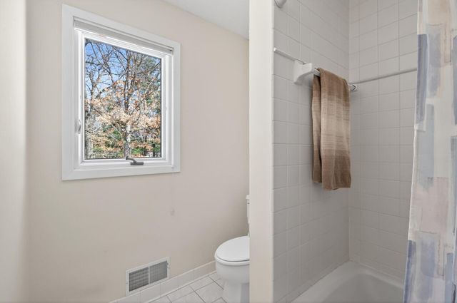 16780 Jeffrey Avenue N, Hugo, MN 55038