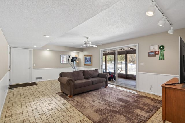 16780 Jeffrey Avenue N, Hugo, MN 55038