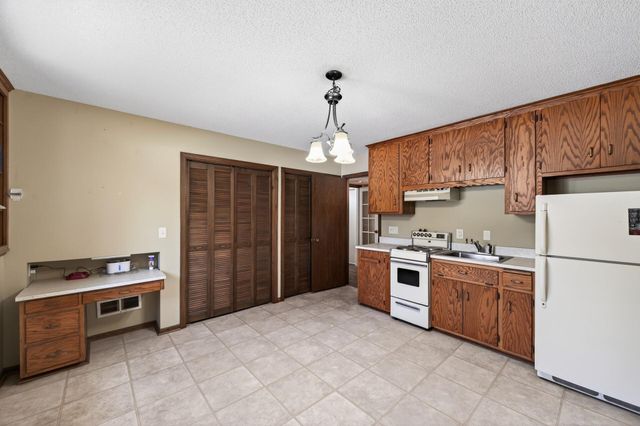 16780 Jeffrey Avenue N, Hugo, MN 55038