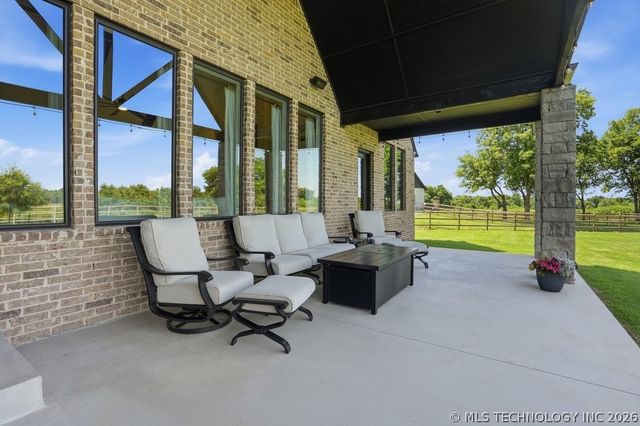 18893 E Canyon Ridge Road, Owasso, OK 74055