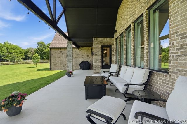 18893 E Canyon Ridge Road, Owasso, OK 74055