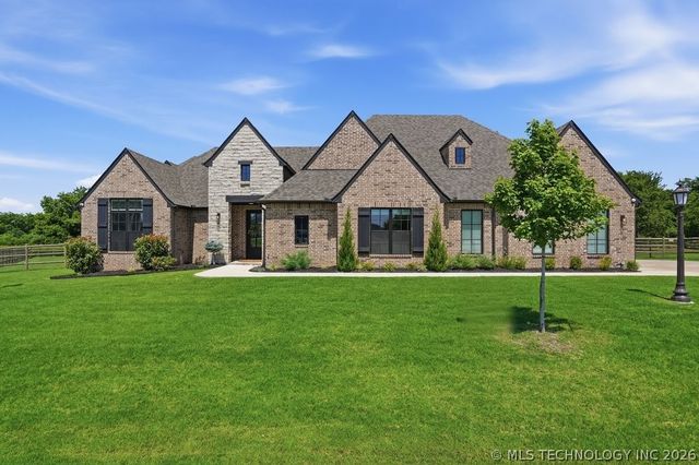 18893 E Canyon Ridge Road, Owasso, OK 74055