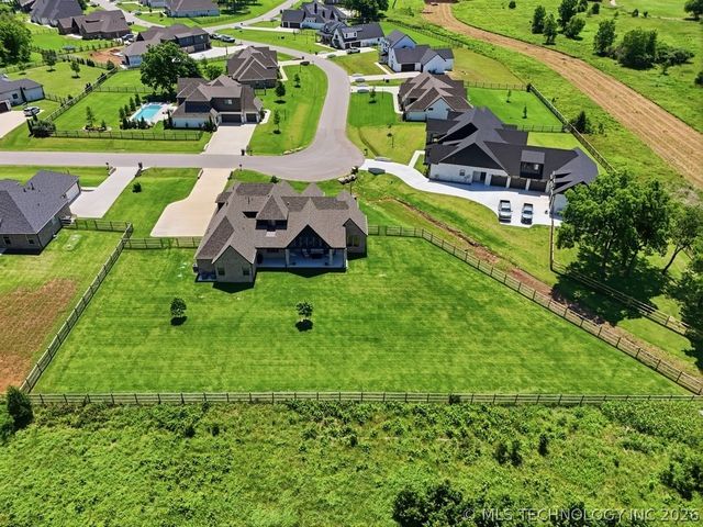 18893 E Canyon Ridge Road, Owasso, OK 74055