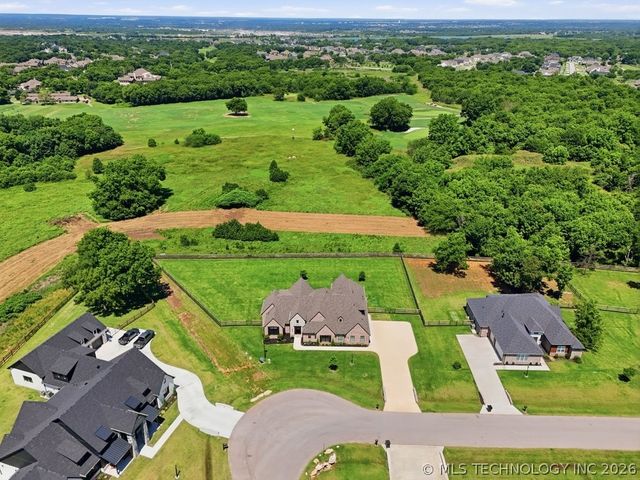 18893 E Canyon Ridge Road, Owasso, OK 74055