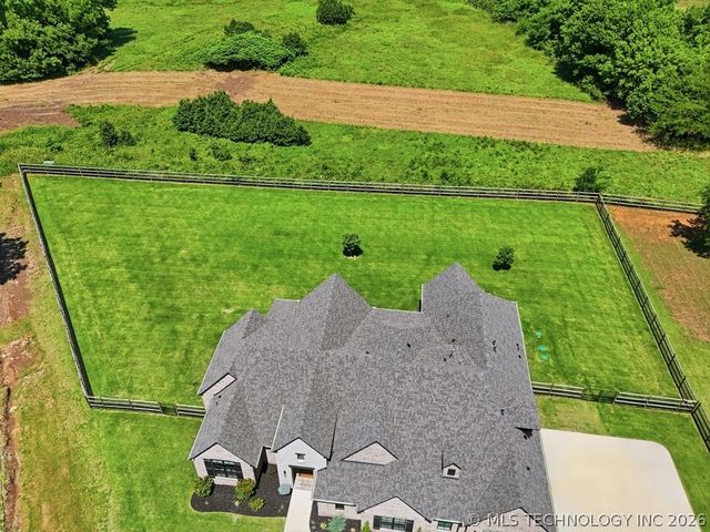 18893 E Canyon Ridge Road, Owasso, OK 74055