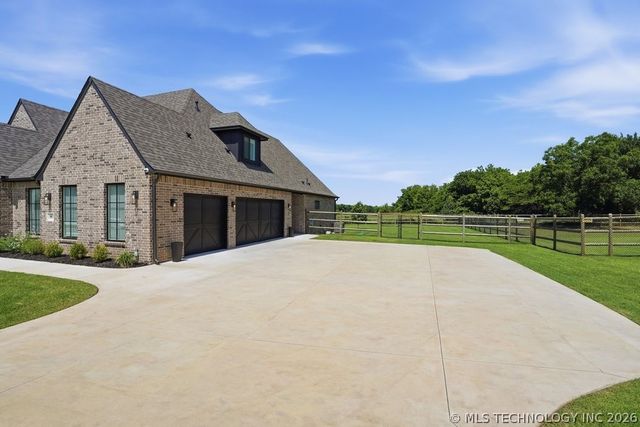 18893 E Canyon Ridge Road, Owasso, OK 74055