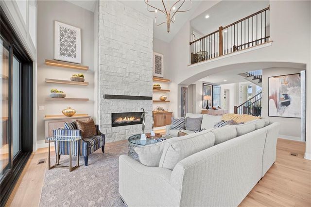 17601 Knox Street, Overland Park, KS 66221