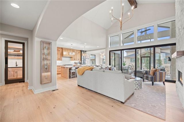 17601 Knox Street, Overland Park, KS 66221